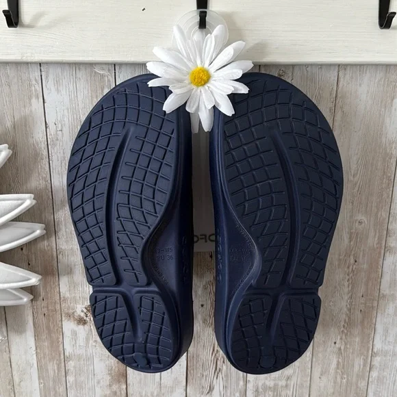 OOFOS Ooahh UNISEX Navy Sport Slide Sandals - Picture 4 of 4